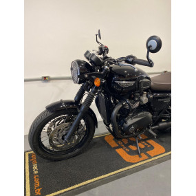 Triumph Bonneville T120 Black