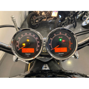 Triumph Rocket III Roadster